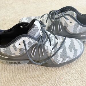 Nike Air Max Sequent 3 black and white Camo Sneakers good condition size 10